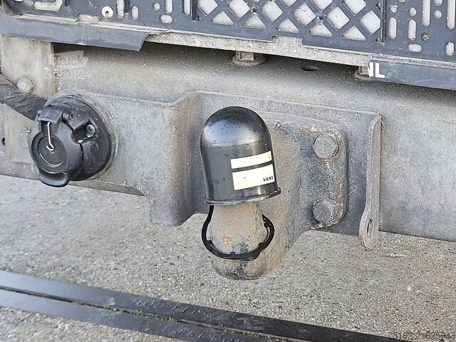 Suitcase IVECO DAILY 35C18 Bakwagen Laadklep