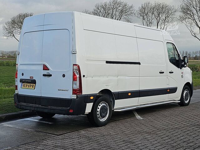 High-roof van RENAULT MASTER 2.3 L3H2 Maxi Navi Euro6