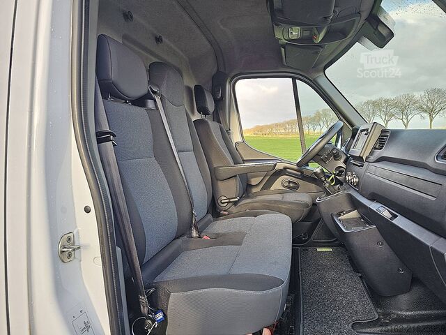 High-roof van RENAULT MASTER 2.3 L3H2 Maxi Navi Euro6