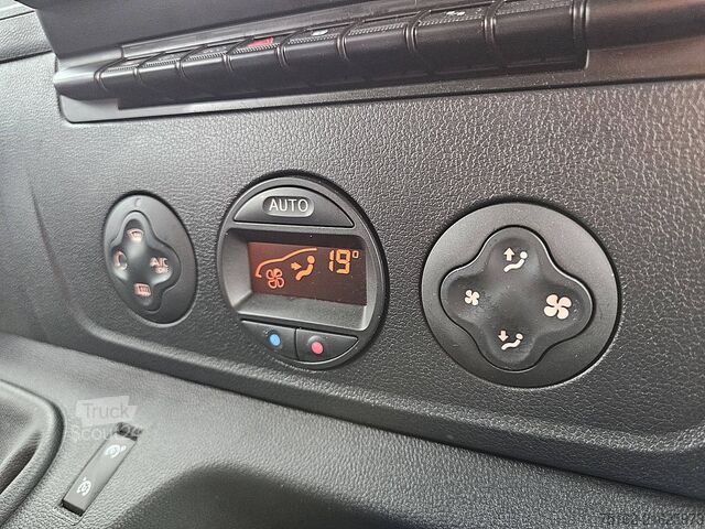 High-roof van RENAULT MASTER 2.3 L3H2 RED 150Pk AC!