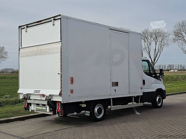 Suitcase IVECO DAILY 35S12 Bakwagen Laadklep!