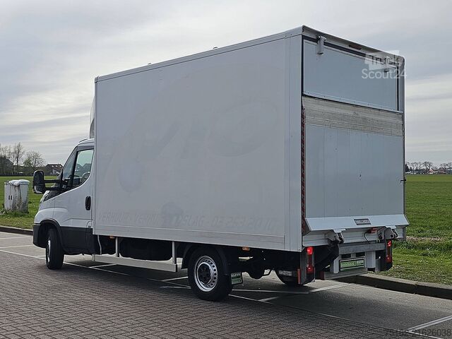 Suitcase IVECO DAILY 35S12 Bakwagen Laadklep!