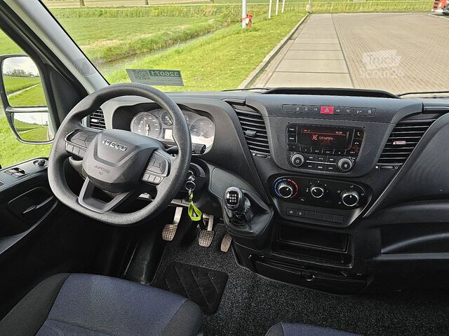 Suitcase IVECO DAILY 35S12 Bakwagen Laadklep!