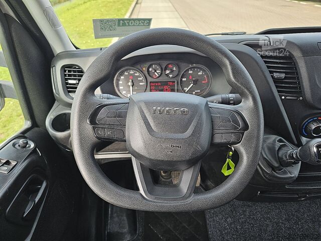 Suitcase IVECO DAILY 35S12 Bakwagen Laadklep!