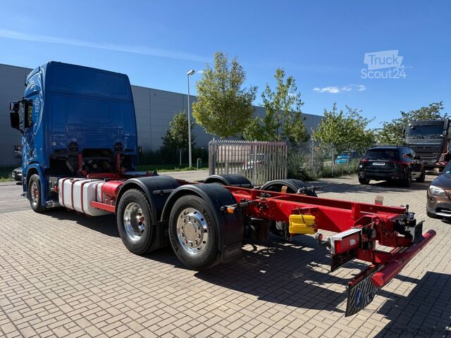 Šasija kamiona SCANIA R520 6X2*4 Fahrgestell V8/LENKACHSE/Retrader/Alu
