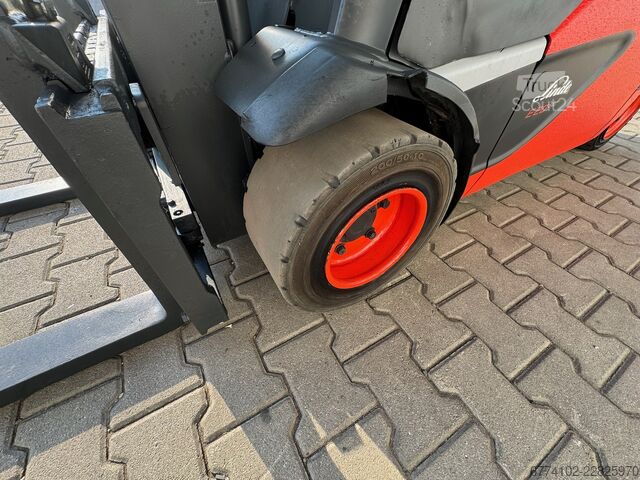 Elektrisch – 4 Räder Linde E20PL-386-02--EK + Ladegerät 3775