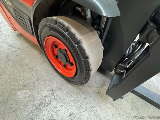 Elektrisch – 3 Räder Linde E12-386-02--EK + Ladegerät 3550