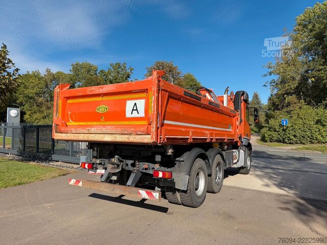 Autožeriav MERCEDES-BENZ Arocs 2642 6x4 Meiller Kipper KRAN FUNK