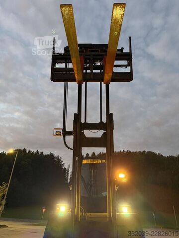 Geländestapler HYSTER 9.00