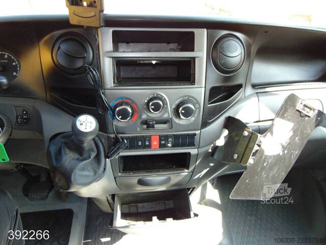 Bestelwagen IVECO Daily 35 S 11 A / P Postkoffer Regalsystem kurz