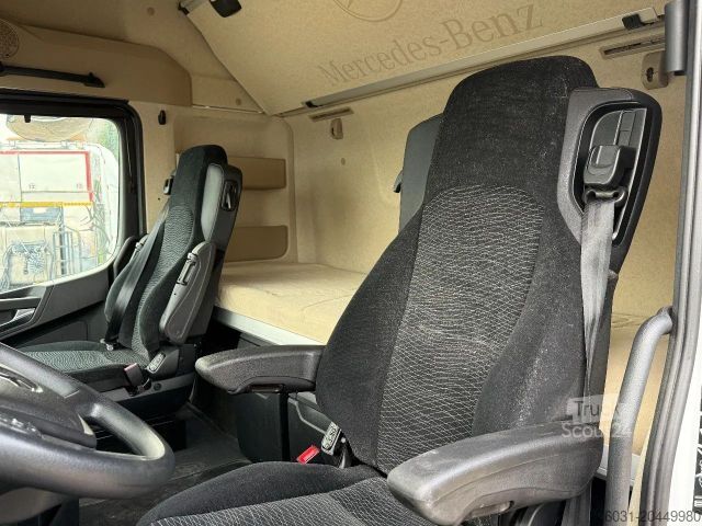 Štandardný ťahač MERCEDES-BENZ Actros 1851 4X2 Tractor-unit Retarder Standklima