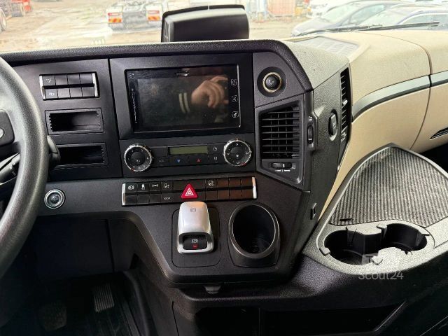 Štandardný ťahač MERCEDES-BENZ Actros 1851 4X2 Tractor-unit Retarder Standklima