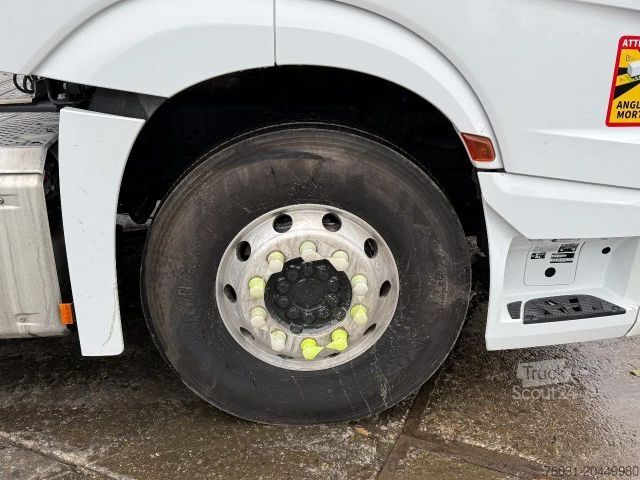 Štandardný ťahač MERCEDES-BENZ Actros 1851 4X2 Tractor-unit Retarder Standklima