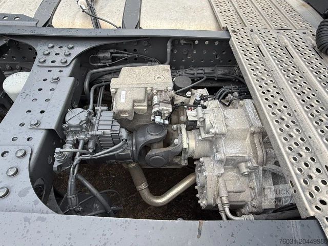 Štandardný ťahač MERCEDES-BENZ Actros 1851 4X2 Tractor-unit Retarder Standklima