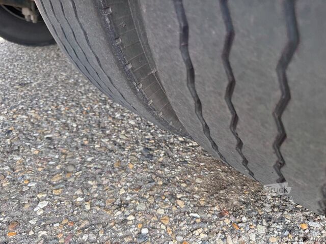 Puoliksi matalalataava Meert Semi Curtainside / SAF / Double Tires