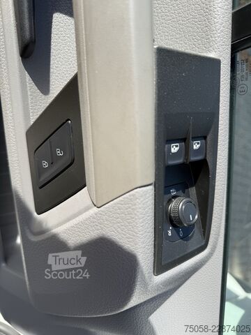 Fourgon tôlé VW CRAFTER 35 - 121 TKm - 1. Hand - EURO6