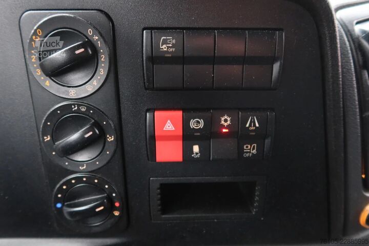 Koffer Mercedes-Benz Atego 1218 Bakwagen + Laadklep DHollandia 1500kg