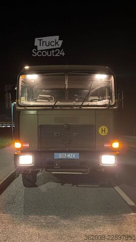 Вантажівка з платформою і тентом MAN 19.281 4X4 FAHRSCHULE 128000 KILOMETER ERSTER AT