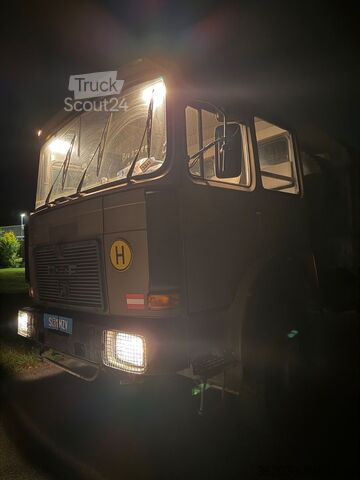 Вантажівка з платформою і тентом MAN 19.281 4X4 FAHRSCHULE 128000 KILOMETER ERSTER AT