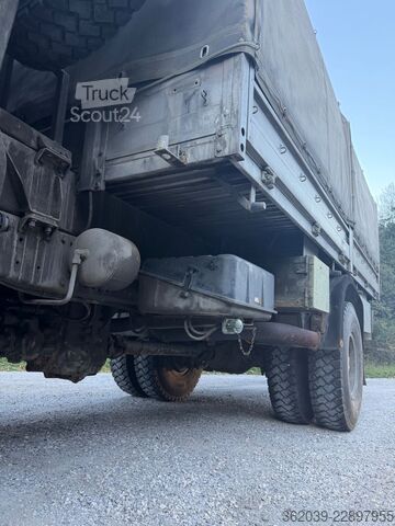Вантажівка з платформою і тентом MAN 19.281 4X4 FAHRSCHULE 128000 KILOMETER ERSTER AT