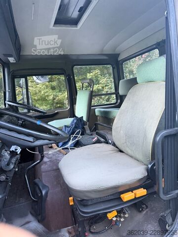 Вантажівка з платформою і тентом MAN 19.281 4X4 FAHRSCHULE 128000 KILOMETER ERSTER AT