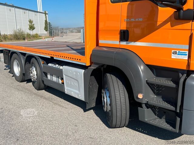 Kamion sa ravnom platformom MAN TGS 26.430/Pritsche6,10m/Lenkachse/ADR/NL16,4 to