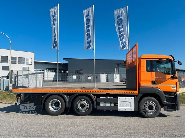 Kamion sa ravnom platformom MAN TGS 26.430/Pritsche6,10m/Lenkachse/ADR/NL16,4 to