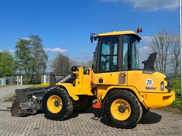 Ratinis krautuvas Volvo L30G
