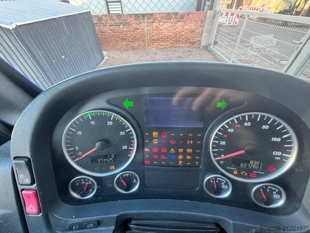 Tentinė furgonė MAN TGL