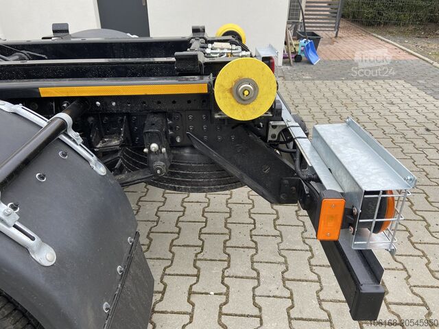 Abrollkipper Fuso Canter 7C18 Abrollkipper - 61.990 Euro