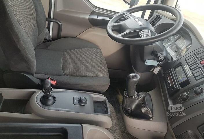 Грузовой автомобиль с кузовом-фургоном DAF LF 250FA