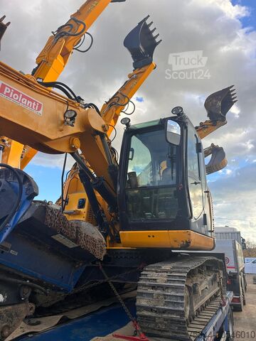 Excavator pe șenile JCB JZ140