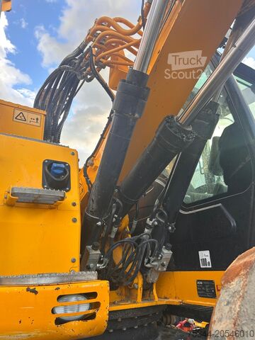 Excavadora sobre orugas JCB JZ140