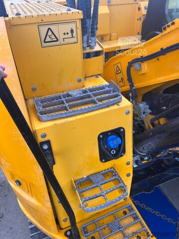 Excavateur sur chenilles JCB JZ140