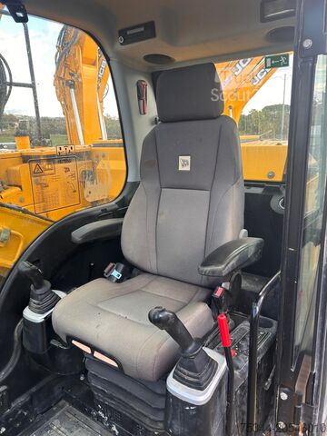 Excavateur sur chenilles JCB JZ140