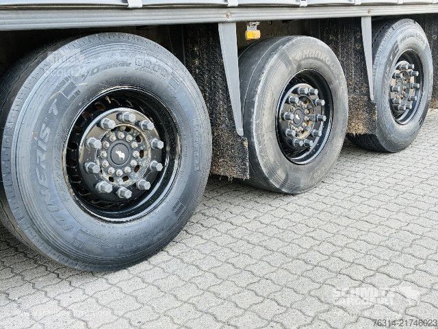 Открытый полуприцеп с тентом Schmitz Cargobull Curtainsider Standard Getränke