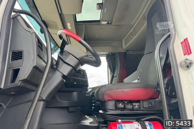 Chassi med hytt Volvo FH 540 Globetrotter, Euro 6, / 8x4 / ADR / Stee...
