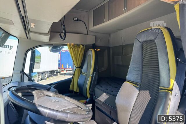 Transportator de lemn Volvo FH16 750 Globetrotter XL, Euro 6, 8x4 / Hydraul...