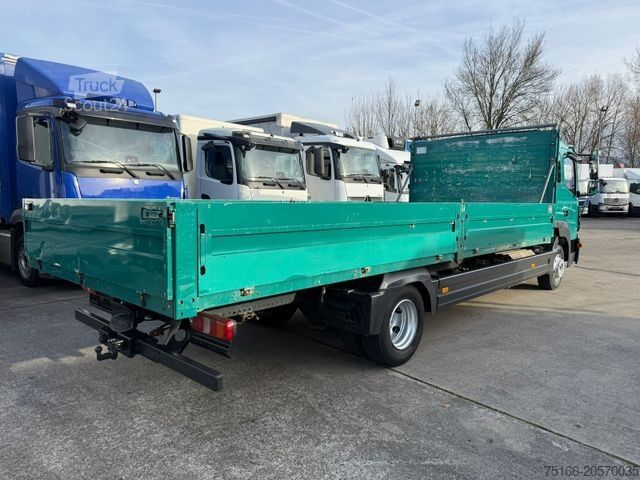 Furgone pick-up MERCEDES-BENZ ATEGO 823 L DOKA 6-Sitzer Pritsche 6,2 m*2 X AHK