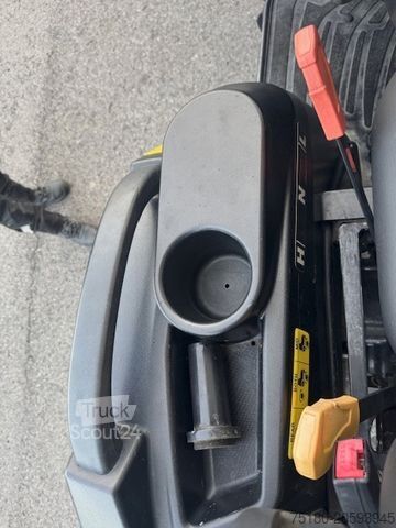 Traktor  Solis 26 HST M5 4WD Traktor Trecker Frontlader