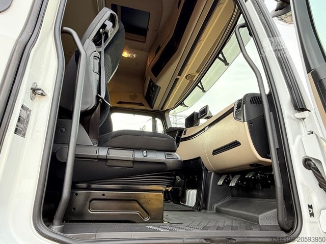 Kamion z zamenljivo nadgradnjo MERCEDES-BENZ FAHRSCHULE/Actros2540/6x2/5Sitze/Veigel-Pedale