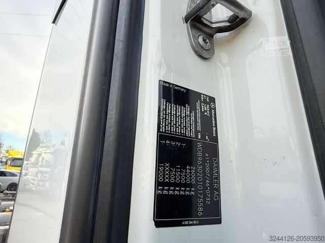 Ladbil med udskifteligt lad MERCEDES-BENZ FAHRSCHULE/Actros2540/6x2/5Sitze/Veigel-Pedale