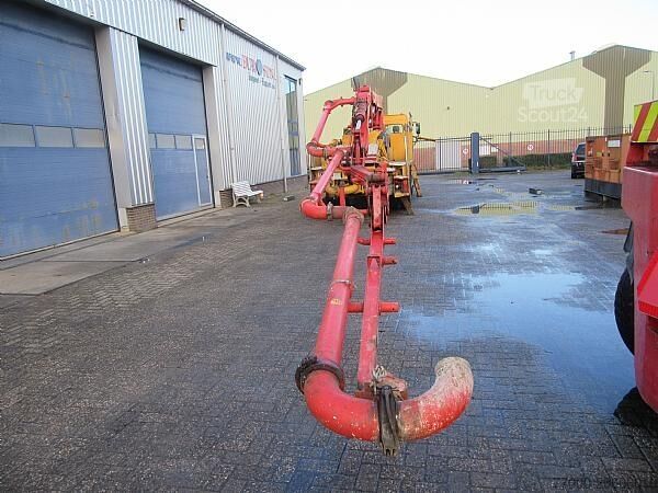 Betonpomp Mercedes-Benz Axor 829