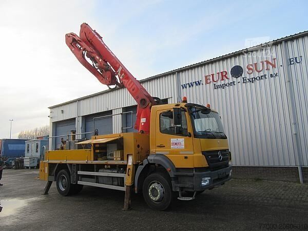 Betonpomp Mercedes-Benz Axor 829