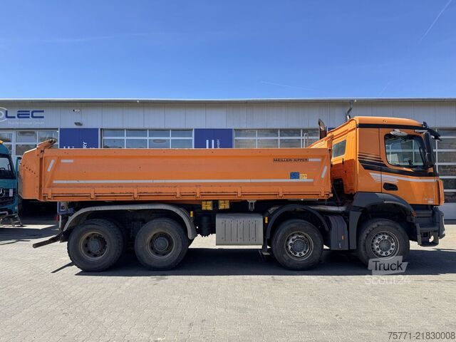 3-suuntainen kippi Mercedes-Benz AROCS 3246 8x4 EURO6 WYWROTKA TRÓJSTRONNA Z BOR...