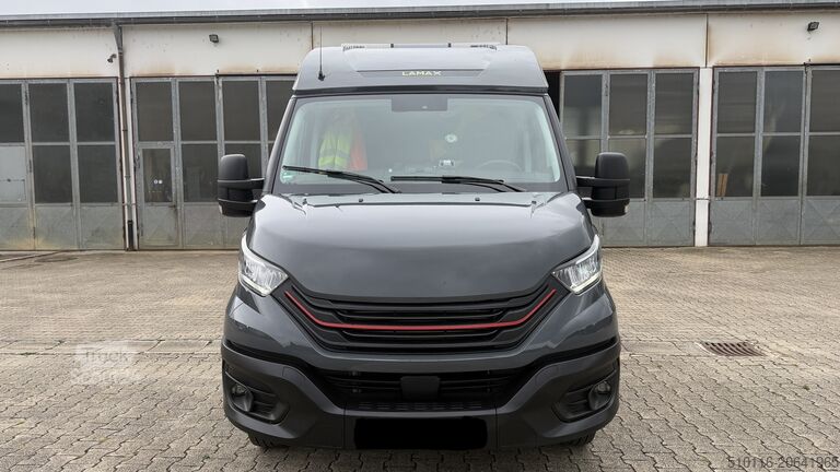 Járműszállító birkakabinnal Iveco 50C18H/P Fahrzeugtransporter