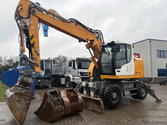 حفارة ذات عجلات Liebherr A918 Compact