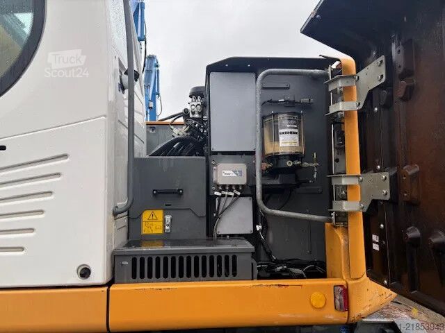 حفارة ذات عجلات Liebherr A918 Compact