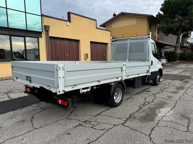 Fiksuota platforma 4x2 Iveco DAILY 35-160