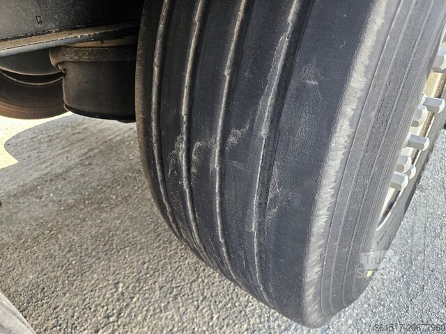 Auflieger mit Pritsche & Plane Krone SDP 27 eLB4-CS Innen 2.780mm